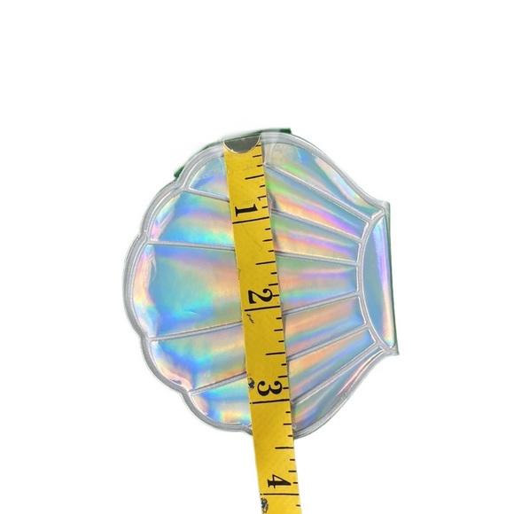 Silver Holographic Sea Shell Compact Mirror - Picture 9 of 15